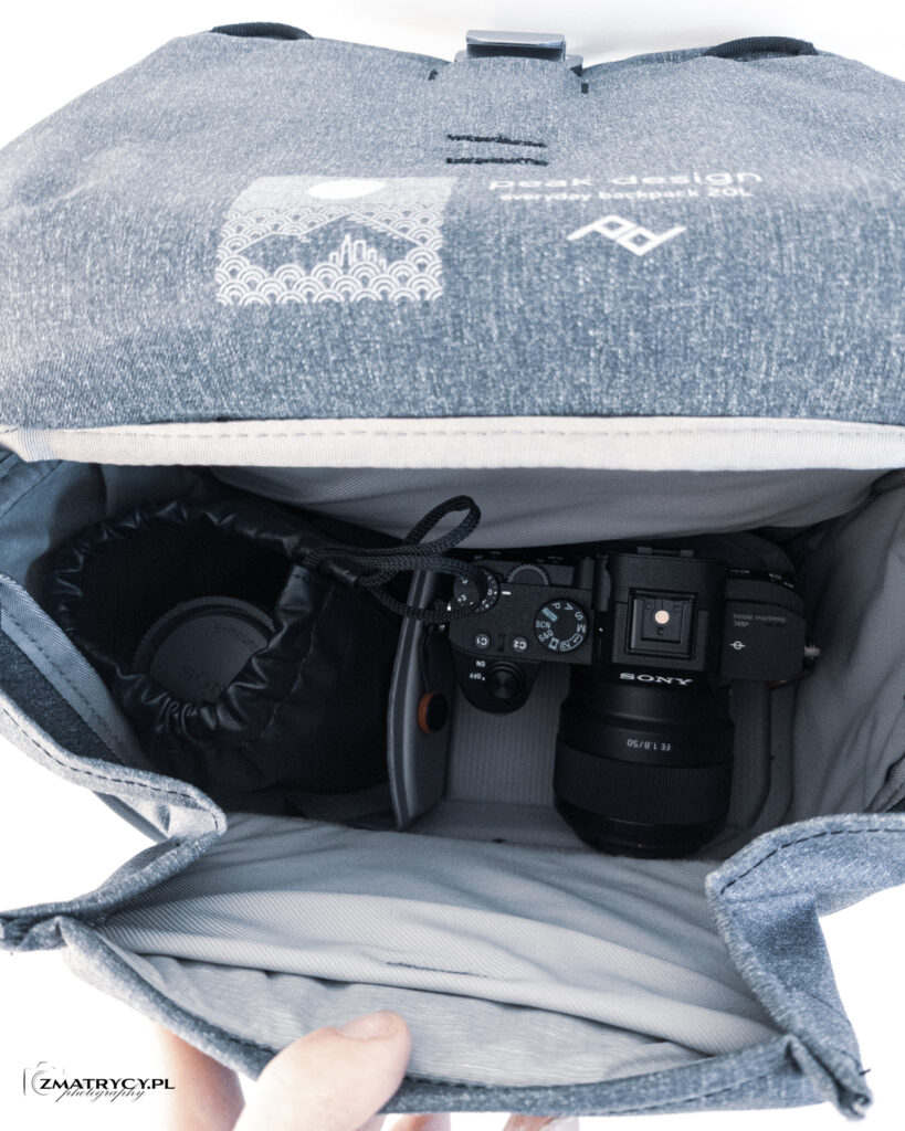zdjęcie przedstawiające wnętrze plecaka marki peak desgin